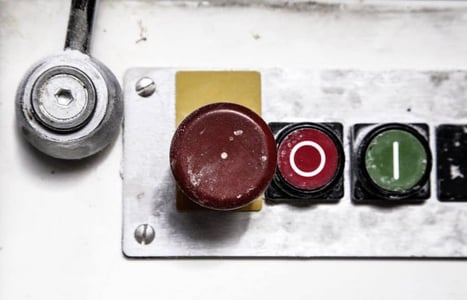 aan-en-uit-knop-Photo-Markus-Spiske-raumrot.com-CC-BY-FILEminimizer