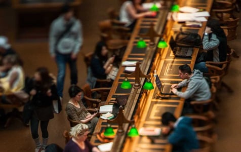 bibliotheek-studerende-mensen